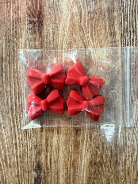 Фигурка из шоколадной глазури "Бантики №5" красные, 2,5 см, 4 шт