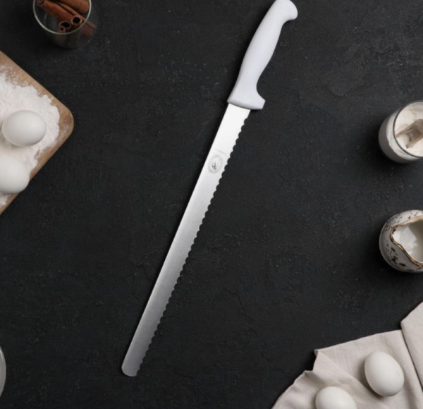 Нож для бисквита, крупные зубчики, ручка пластик, рабочая поверхность 34 см