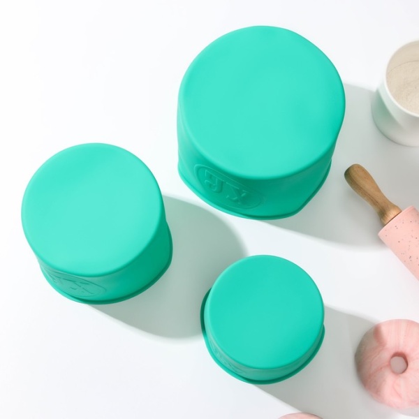 Набор форм для выпечки куличей «Куличики», 3 шт: 9,5×9,5×8 см, 12×12×9 см, 14×14×10 см, силикон