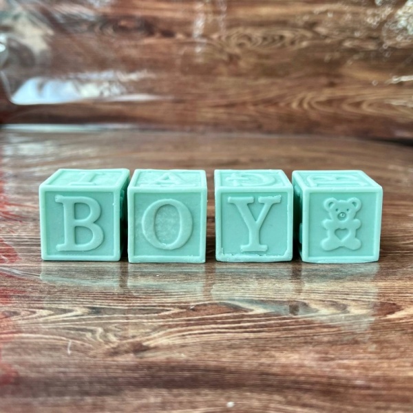 Фигурка из шоколадной глазури "Кубики", голубые