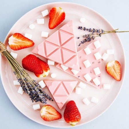 Шоколад Callebaut Strawberry со вкусом клубники 250 гр