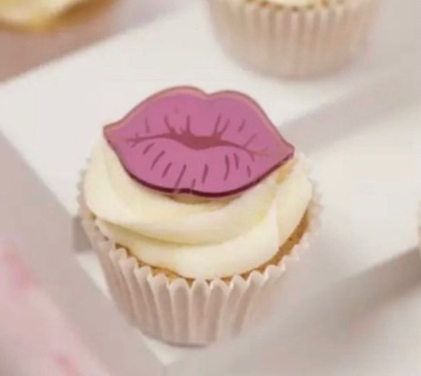 Топпер "Губы" розовые