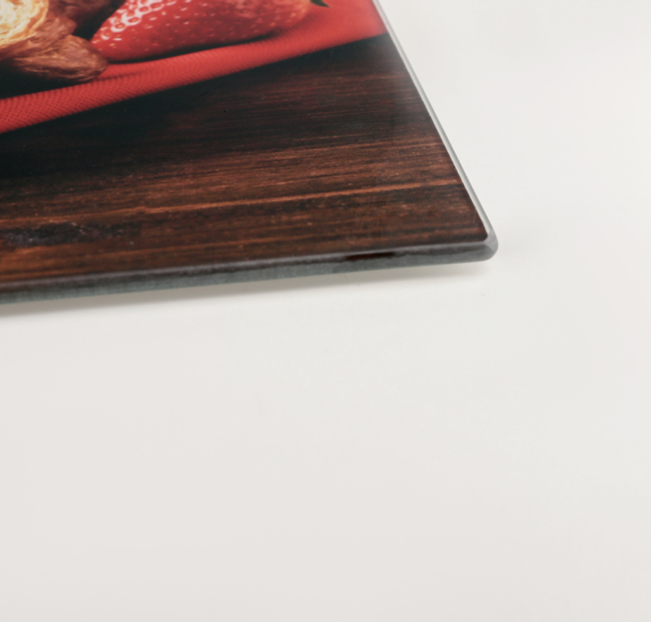 Доска разделочная Доляна «Клубничные круассаны», 30×20 см, стекло